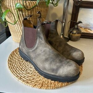 Blundstone Men’s Classic 585 Chelsea Boot Rustic Brown Size 11 Leather